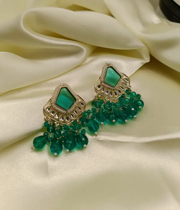 Gleaming_Green_Colour_Drop_Kundan_Earrings