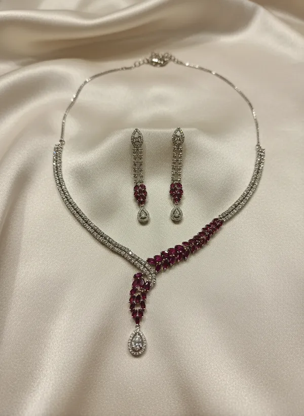 Red_Leaf_And_White_American_Diamonds_Accented_Necklace_Set