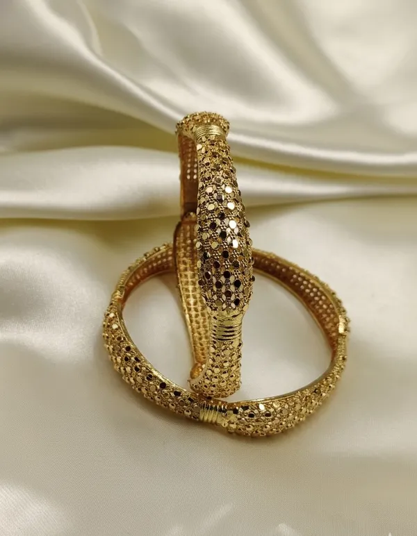 Vogue_Gold_Plated_18K_Bangles