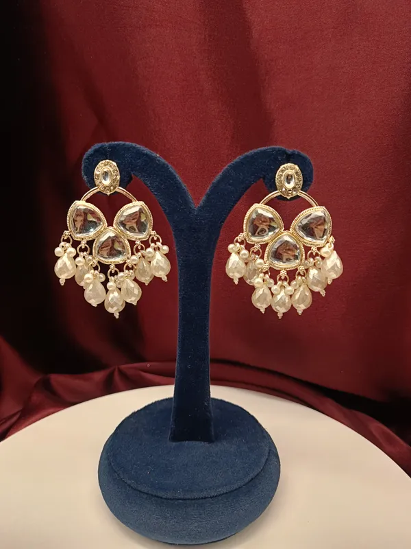 White_Pearl_Kundan_Chandbali