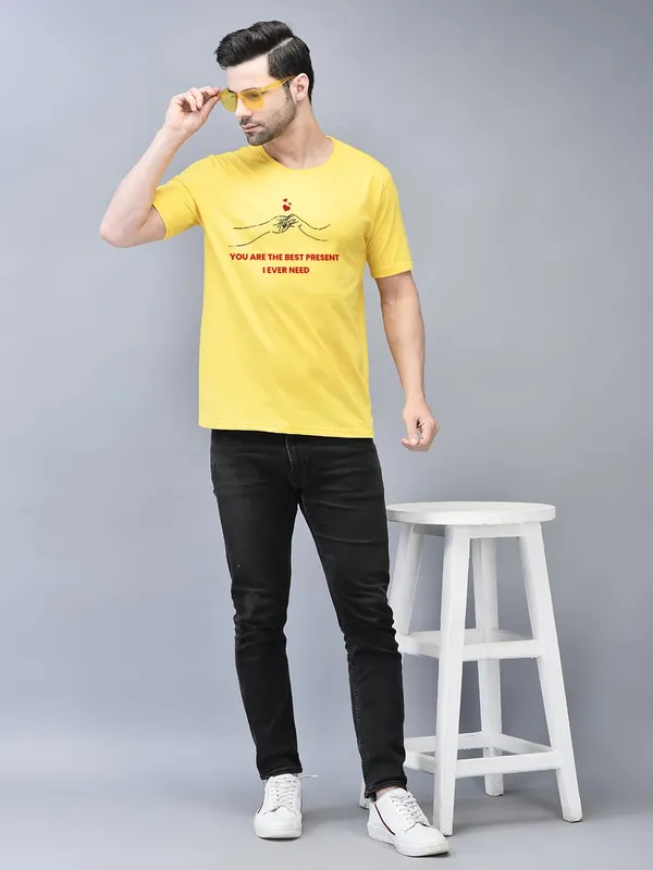 Yellow_Cotton_Printed_Crew_Neck_Half_Sleeve_T-Shirt_For_Men