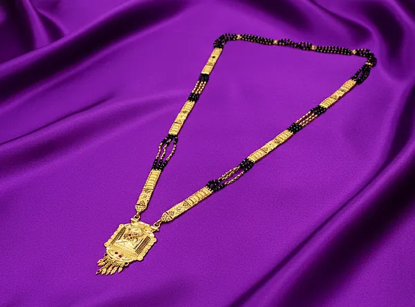 Long_Mangalsutra_PB4_LM03