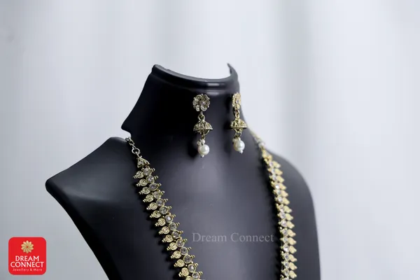 Long_Diamond_Necklace