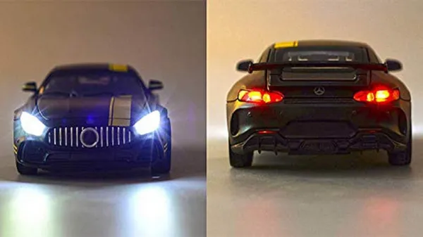 Red_1:32_Scale_Die-Cast_Bugatti_Divo_Pull_Back_Car_Toy_Light_Sound_Open_Doors_For_Kids