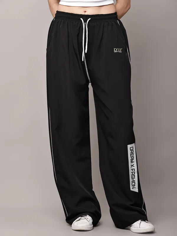 Black_NS_Lycra_Line_Track_Pant_For_Women