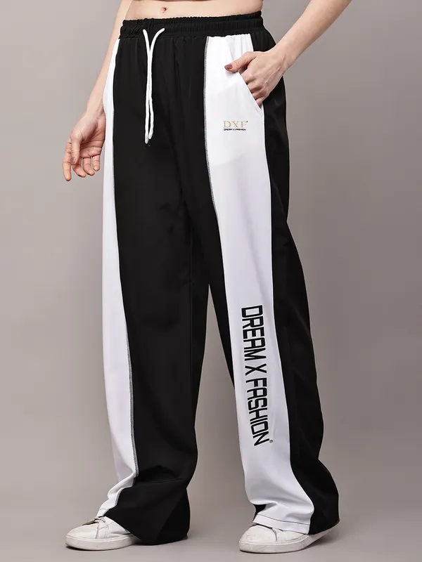 Black_NS_Lycra_Line_Track_Pant_For_Women