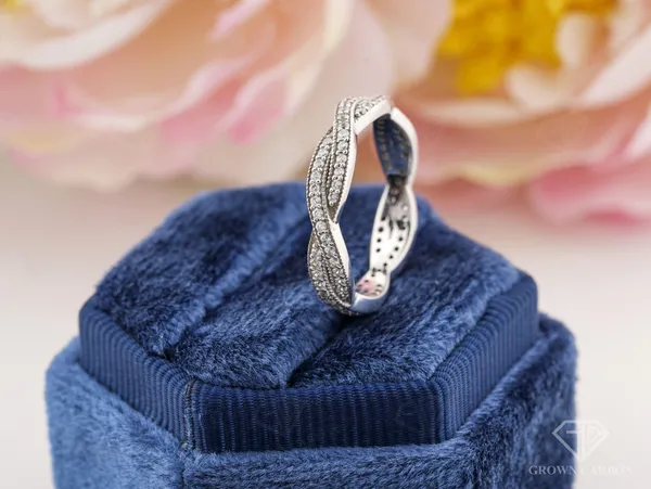 Infinity_Twist_Band_For_Women_|_925_Sterling_Silver_|_Moissanite_Stone