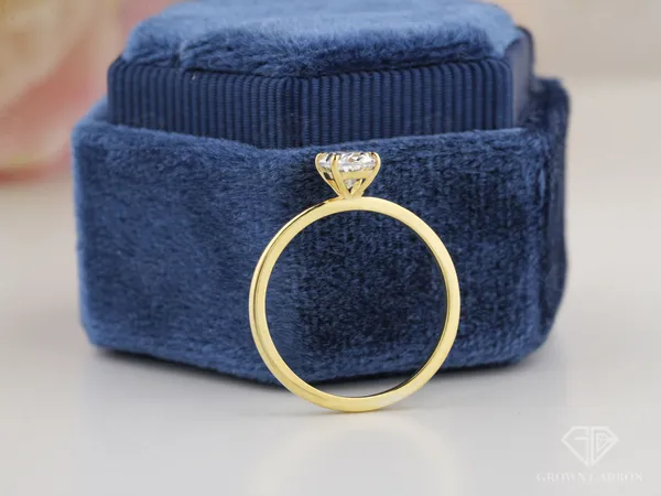 Oval_Moissanite_Soliraire_Ring_For_Women_|_925_Sterling_Silver_|_Moissanite_Stone