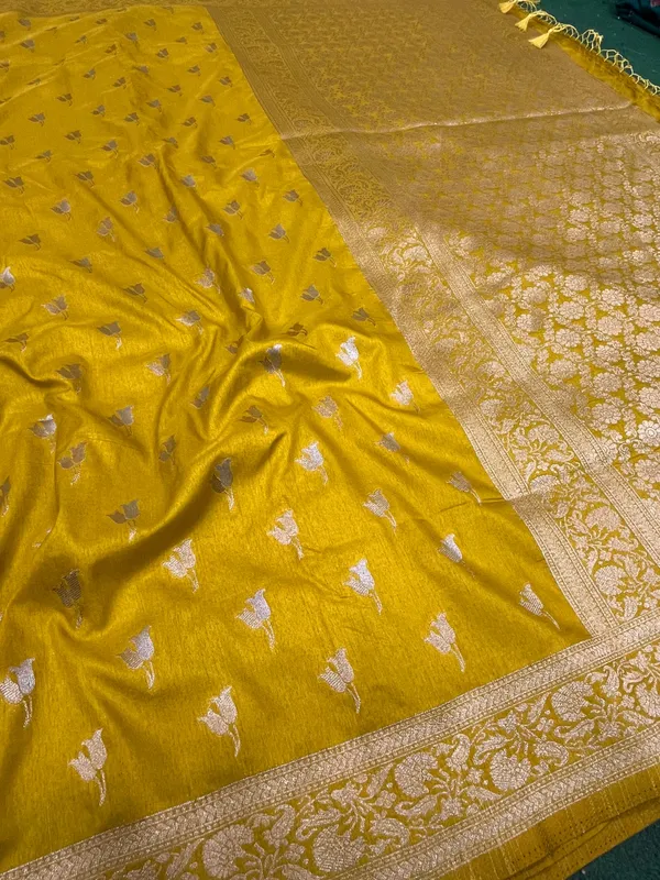 Yellow_Dola_Silk_Premium_&_Elegant_Zari_Weaving_Saree_With_Unstitched_Blouse_For_Women