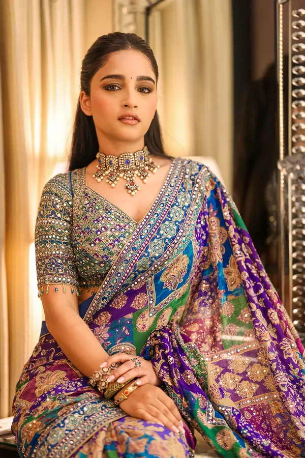 White_&_Red_Zari_Woven_Kanchipuram_Tissue_Saree_with_Parrot_Motifs