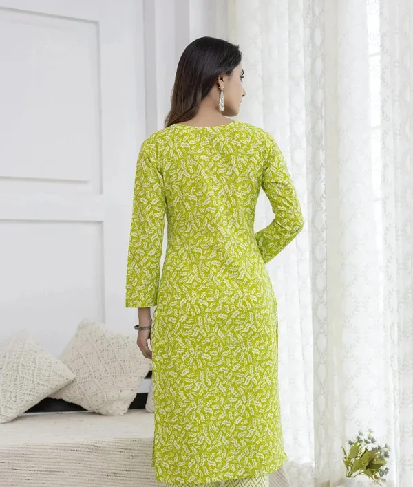Green_Cotton_Blend_Printed_Kurti_|_For_Women