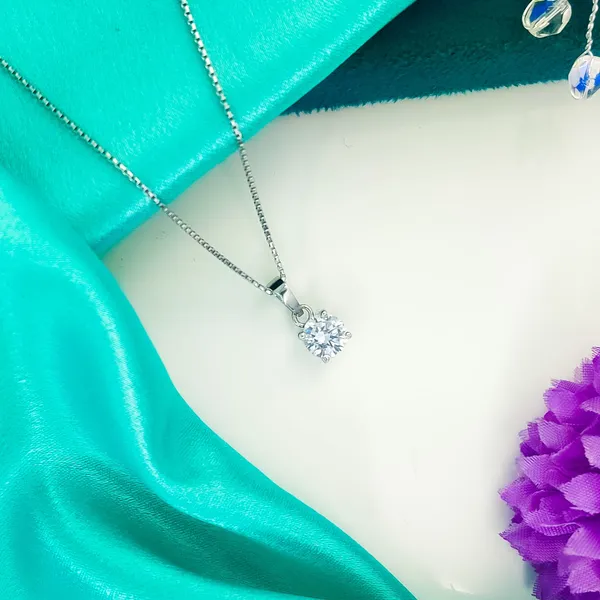 Silver_Elegant_Solitaire_Diamond_Pendant_Necklace_With_Sterling_Silver_Chain