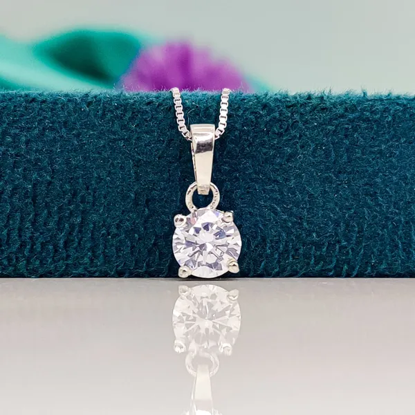 Silver_Elegant_Solitaire_Diamond_Pendant_Necklace_With_Sterling_Silver_Chain