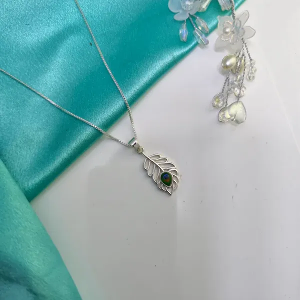 Designer_Morpakh_Basuri_Krishna_Pendant_with_chain_in_Pure_925_Silver_–_Handcrafted_Krishna_Flute_Necklace