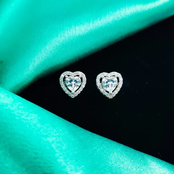 Silver_Heart-Shaped_Crystal_Stud_Earrings_With_Halo_Design