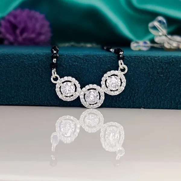 White_And_Black_Elegant_Dancing_Stone_Pendant_Necklace_With_Black_Beaded_Chain