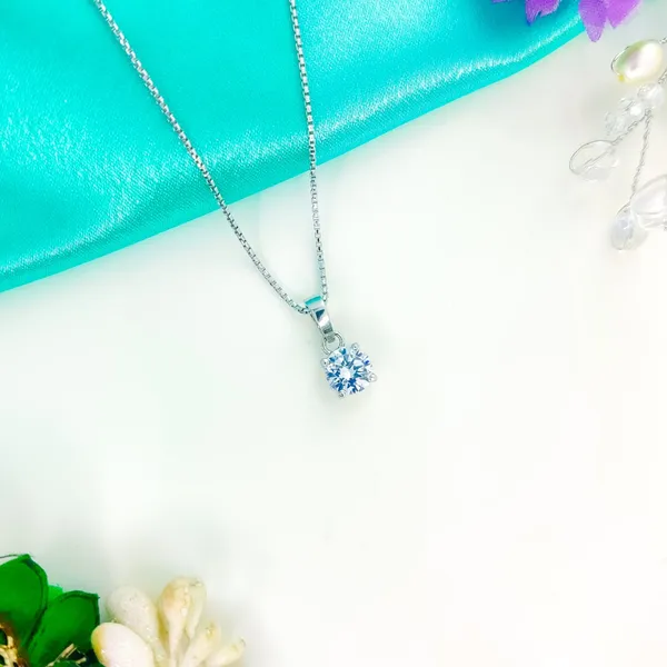 Silver_Elegant_Solitaire_Diamond_Pendant_Necklace_With_Sterling_Silver_Chain