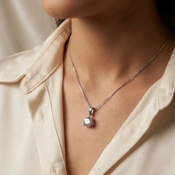 Silver_Elegant_Solitaire_Diamond_Pendant_Necklace_With_Sterling_Silver_Chain