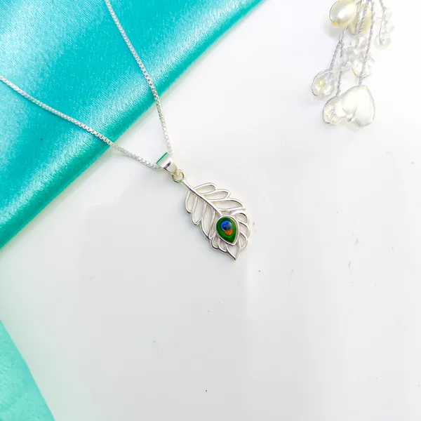 Designer_Morpakh_Basuri_Krishna_Pendant_with_chain_in_Pure_925_Silver_–_Handcrafted_Krishna_Flute_Necklace