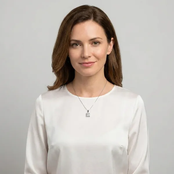 Silver_Elegant_Princess_Cut_Diamond_Halo_Pendant_Necklace