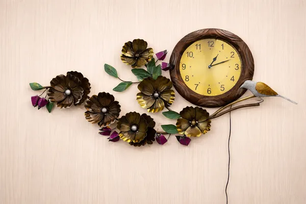 Multicoloured_Heavy_Metal_Led_Wall_Clock