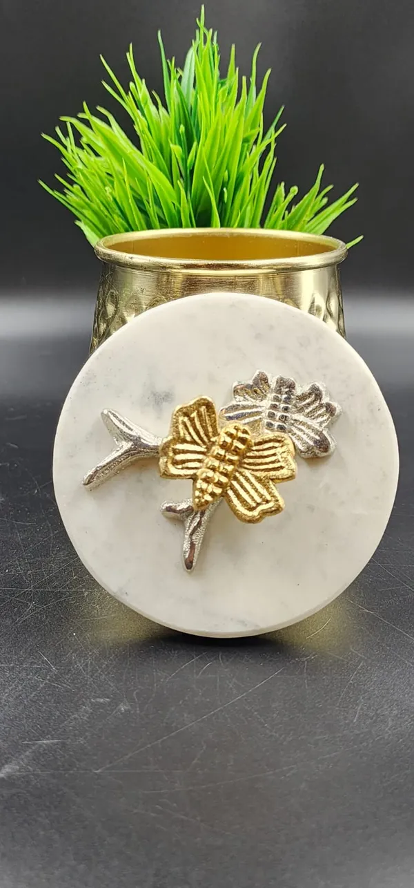 Gold_And_White_Marble_Top_Gold_Jar