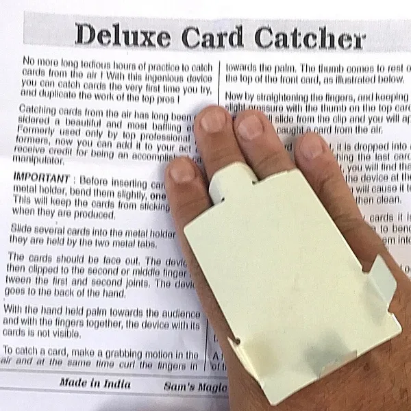 Deluxe_Mid_Air_Card_Catcher_Gimmick
