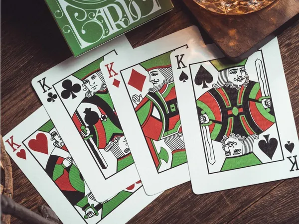 Smoke_&_Mirrors_V8_Standard_Edition_Playing_Cards_Green