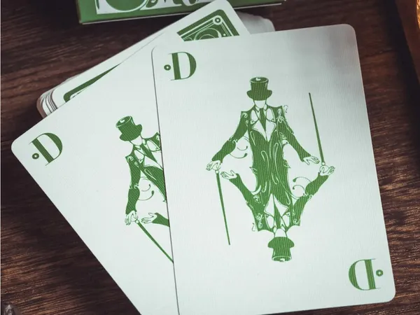 Smoke_&_Mirrors_V8_Standard_Edition_Playing_Cards_Green