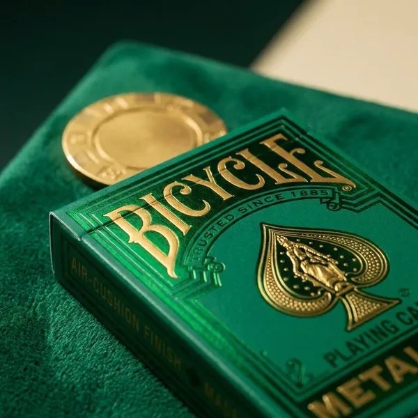 Bicycle_Metalluxe_Green_2022_Playing_Cards
