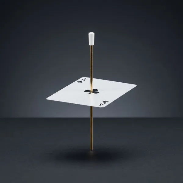 Chain_Thru_Card_Magic_Trick