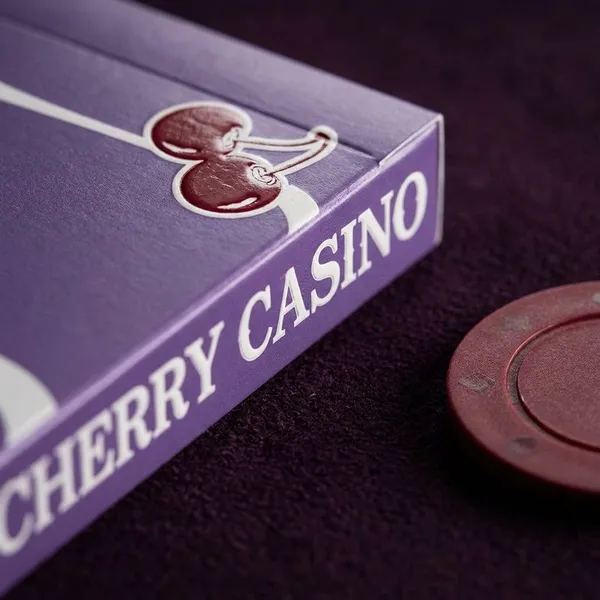Cherry_Casino_Fremonts_(Desert_Inn_Purple)_Edition_Deck