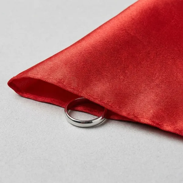 Ring_Vanishing_Handkerchief_(Hanky)