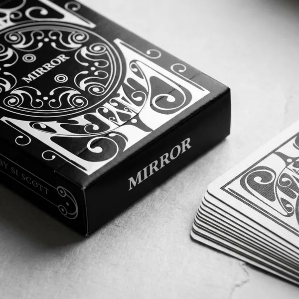 Smoke_&_Mirrors_V8_Standard_Edition_Playing_Cards_Black