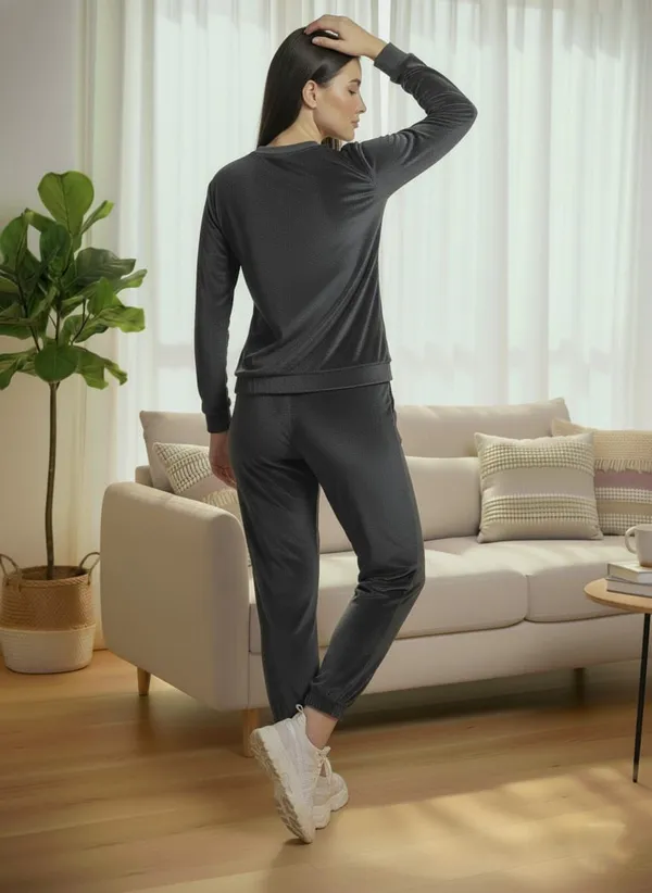 Ash_Grey_Full_Sleeve_Fur_Fabric_Active_Wear_Set_For_Women