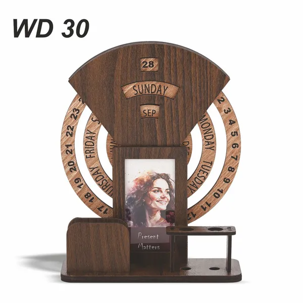 Brown_Wooden_Desktop_Calendar_With_Photo_Frame_And_Pen_Holder