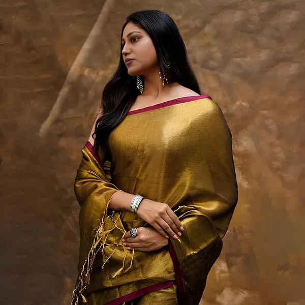 Golden_Handloom_Tissue_Saree_Ethnic_Wear_For_Occasional_Use_For_Elegance_Look_Cotton_Blended_Copper_Golden_Zari_With_Red_Border_And_Light_Weight_For_Women