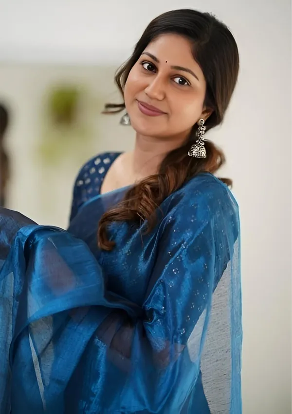 Royal_Blue_Handloom_Glossy_Tissue_Saree_With_Border_Soft,_Lightweight_&_Lustrous_Finish_Perfect_For_Weddings,_Traditional_Elegance_Artisanal_Weaving_Masterpiece_For_Women