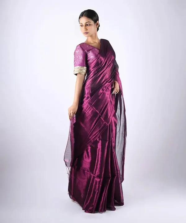 Magenta_Bengal_Handloom_Glossy_Lightweight_Without_Border_Saree_With_Pure_Cotton_Yearn_Blended_By_Zari_For_Women