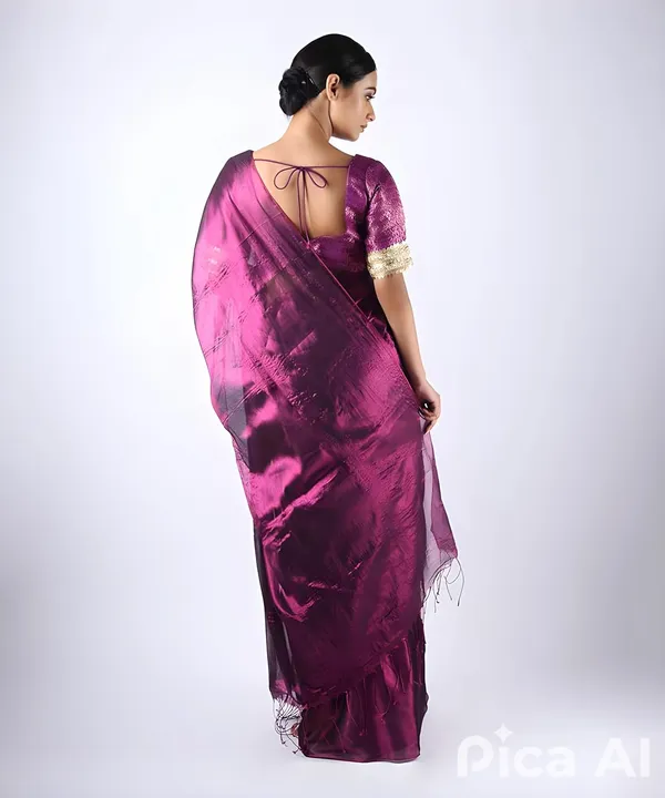 Magenta_Bengal_Handloom_Glossy_Lightweight_Without_Border_Saree_With_Pure_Cotton_Yearn_Blended_By_Zari_For_Women