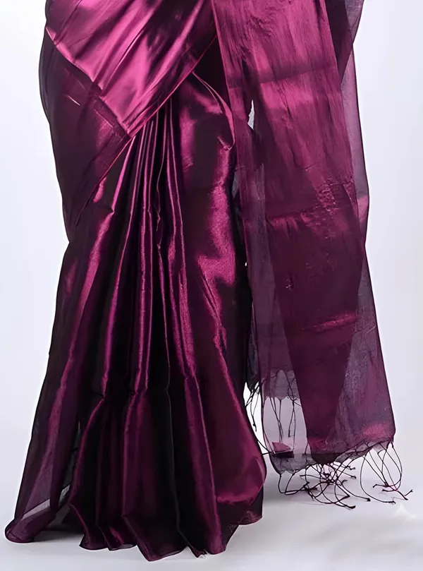 Magenta_Bengal_Handloom_Glossy_Lightweight_Without_Border_Saree_With_Pure_Cotton_Yearn_Blended_By_Zari_For_Women