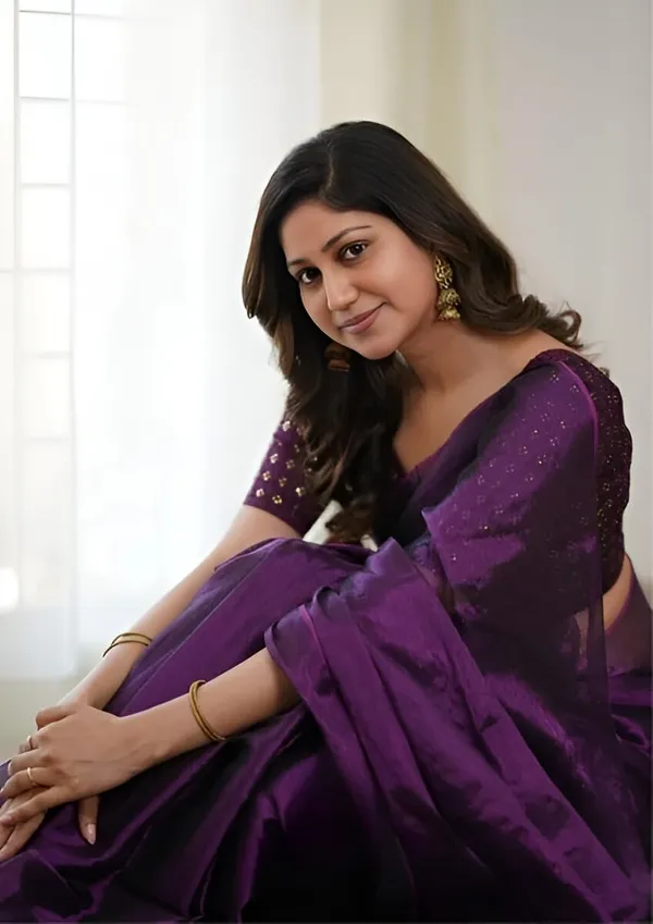 Purple_Handloom_Glossy_Magenta_Tissue_Saree_With_Out_Border_Soft,_Lightweight_&_Lustrous_Finish_Perfect_For_Weddings,Traditional_Elegance_Artisanal_Weaving_Masterpiece_For_Women