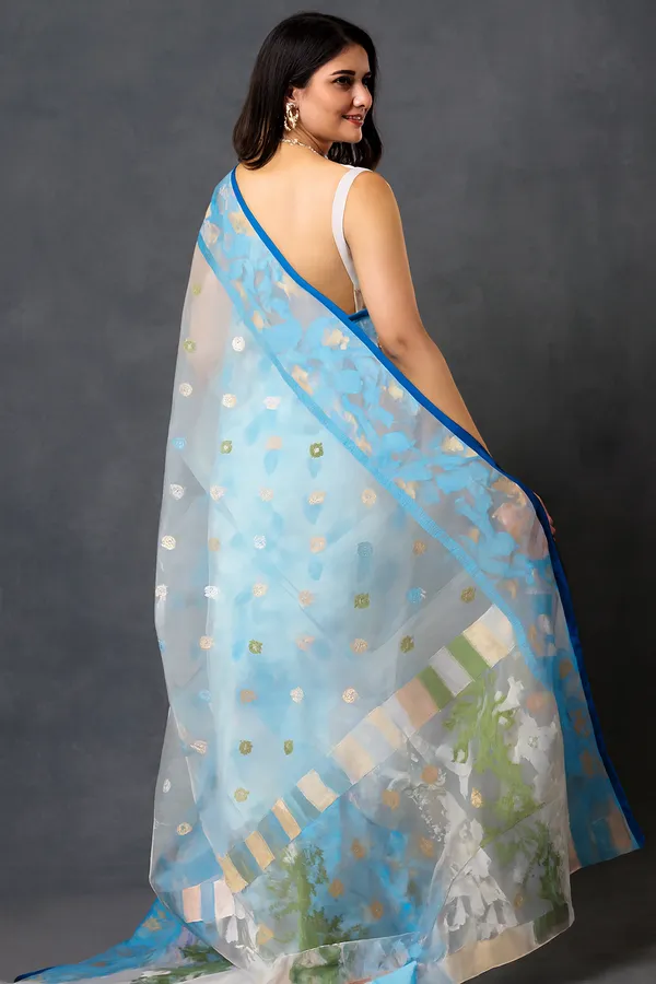 Blue_&_White_Handloom_Muslin_Bengal_Jamdani_Saree_For_Women