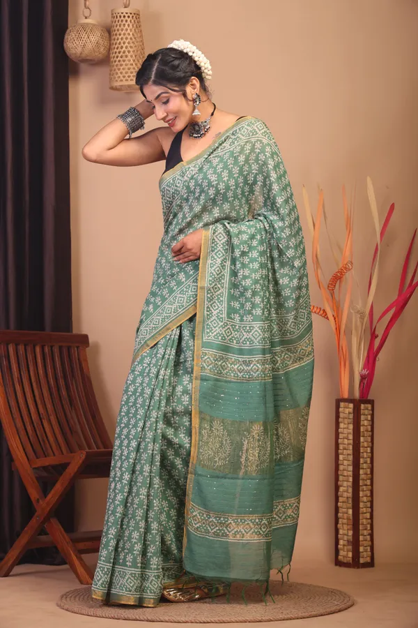 Green_Cotton_Silk_Floral_Bhagalpuri_Saree_With_Unstitched_Blouse