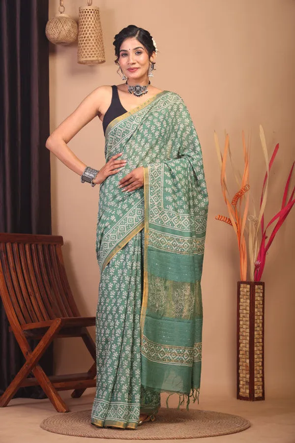 Green_Cotton_Silk_Floral_Bhagalpuri_Saree_With_Unstitched_Blouse