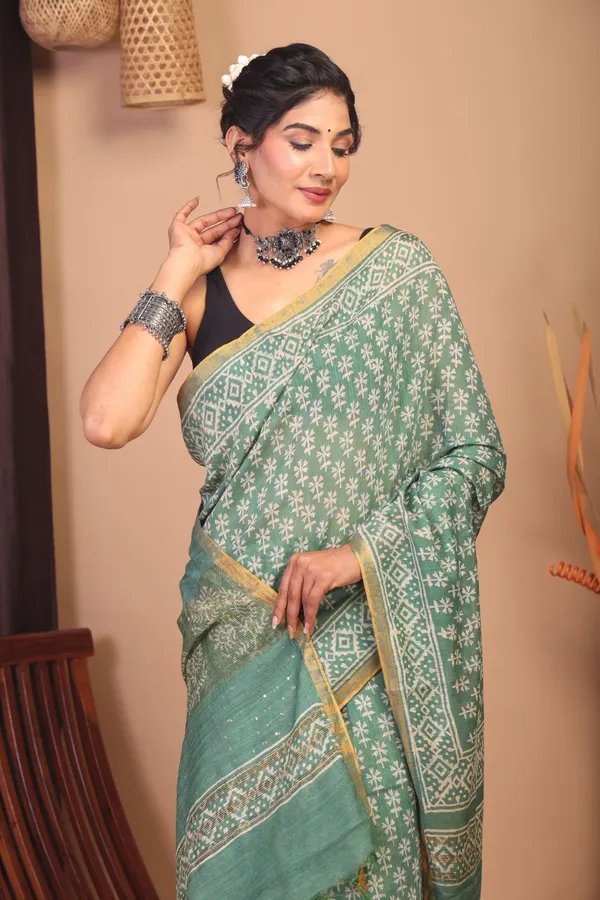 Green_Cotton_Silk_Floral_Bhagalpuri_Saree_With_Unstitched_Blouse