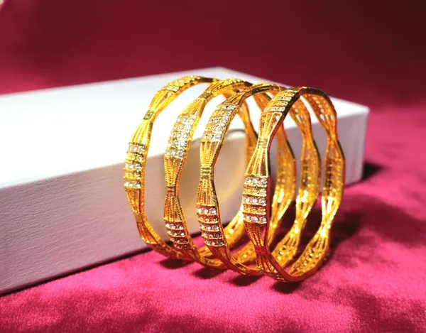 Golden_Premium_Quality_Anchal_Bangles_(Set_Of_4)_For_Women