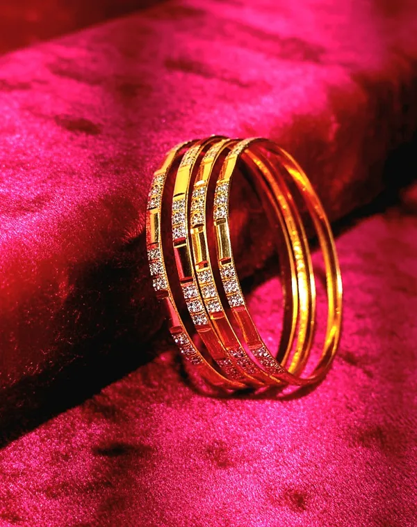 Golden_Premium_Quality_Maya_Bangles_(Set_Of_4)_For_Women
