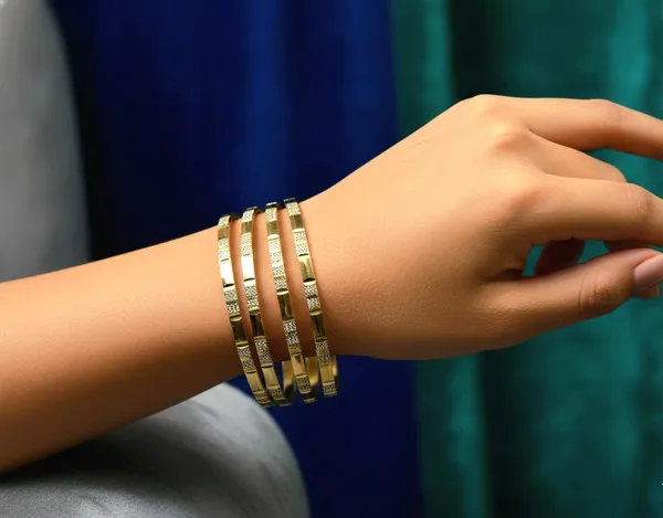 Golden_Premium_Quality_Maya_Bangles_(Set_Of_4)_For_Women