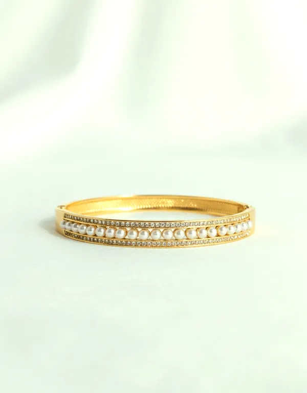 Golden_Alloy_Ananya_Bracelet_For_Women